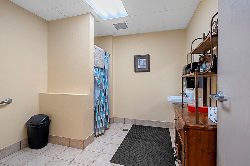 More Photos Of N5367 Mayflower Rd, Shiocton Office For Sale