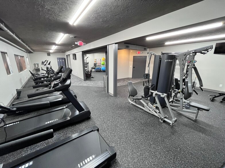 More Photos Of 2569 Romig Rd, Akron Office For Lease