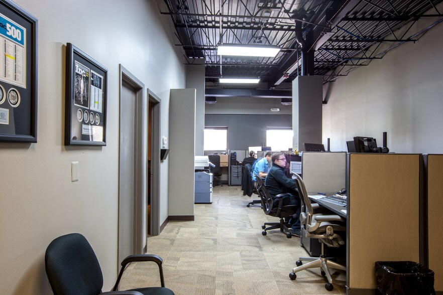More Photos Of 127 E Lake St, Bloomingdale Office For Lease