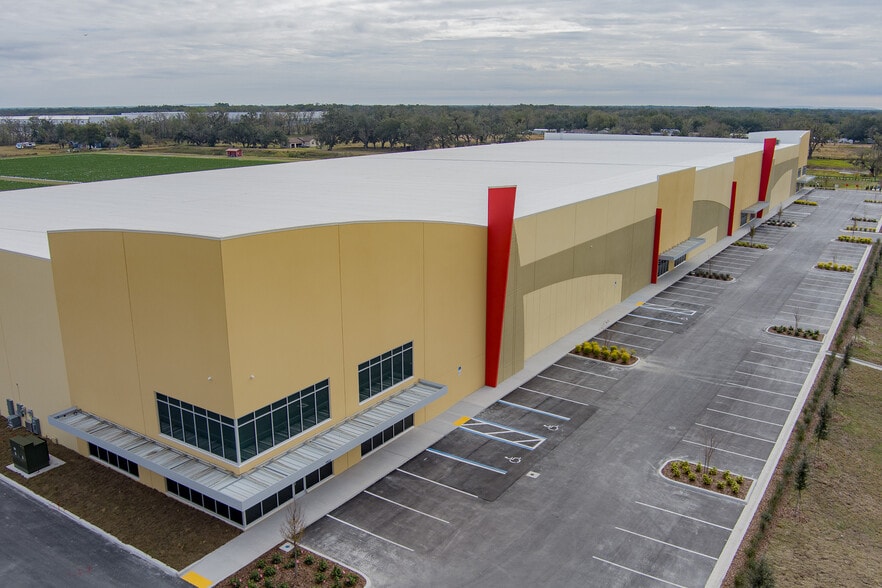 More Photos Of 3900 County Line Road, Lakeland Distribution For Lease