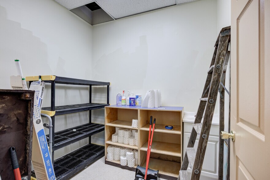 More Photos Of 19953 Conant St, Detroit Medical For Sale