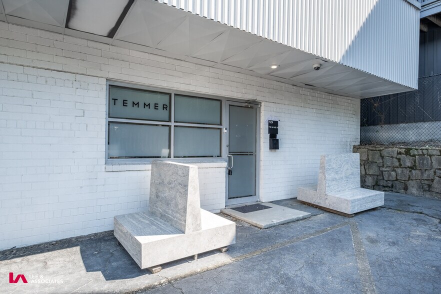 More Photos Of 729-743 Lambert Dr NE, Atlanta Light Distribution For Sale