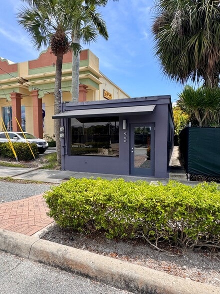 Primary Photo Of 966 6th Ave S, Naples Office For Lease
