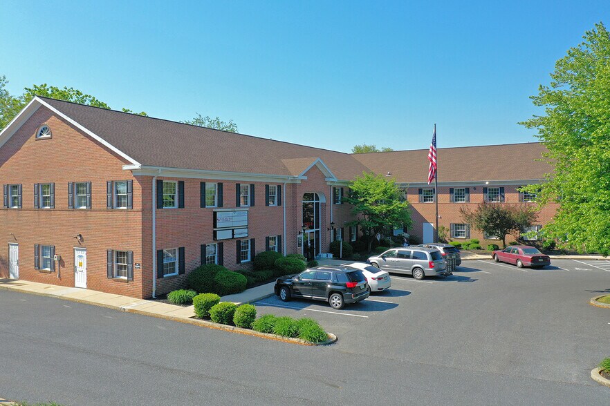 More Photos Of 1725-1755 Oregon Pike, Lancaster Office For Lease