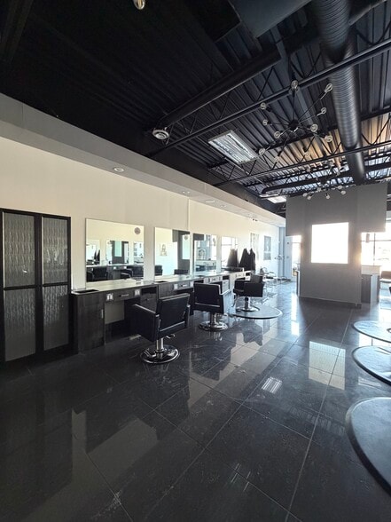 More Photos Of 10451 99 Ave, Fort Saskatchewan Storefront For Sale