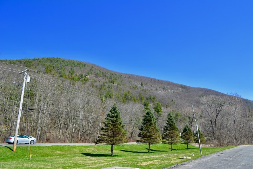 More Photos Of 42 Stockbridge Rd, West Stockbridge Hotel For Sale