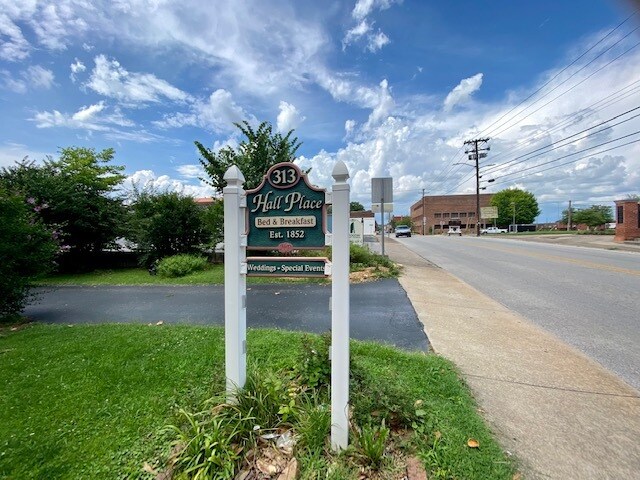 More Photos Of 313 S Green St, Glasgow Hospitality For Sale