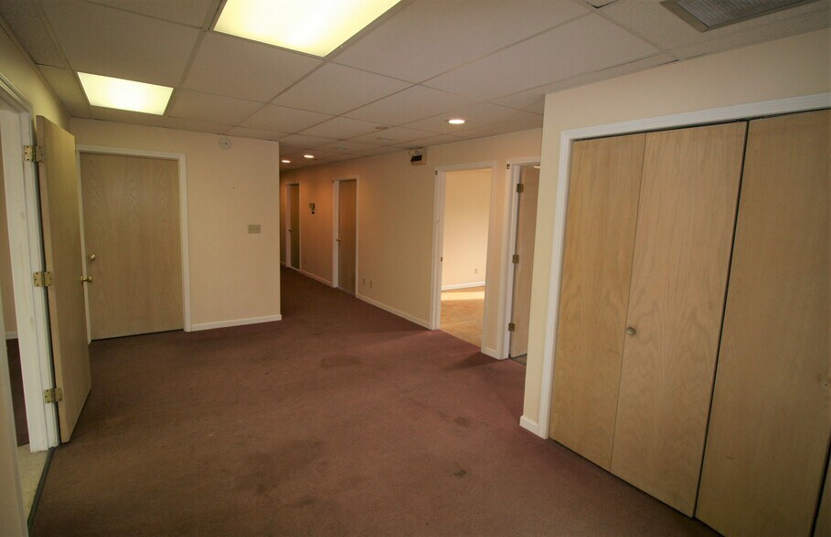 More Photos Of 1091 Central Ave, Wabash Office For Sale