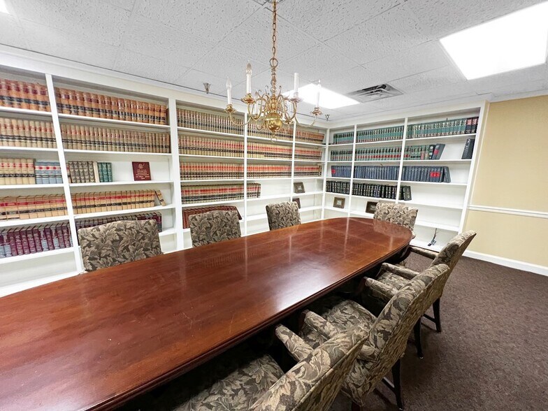 More Photos Of 205 Patton St, Danville Office For Lease