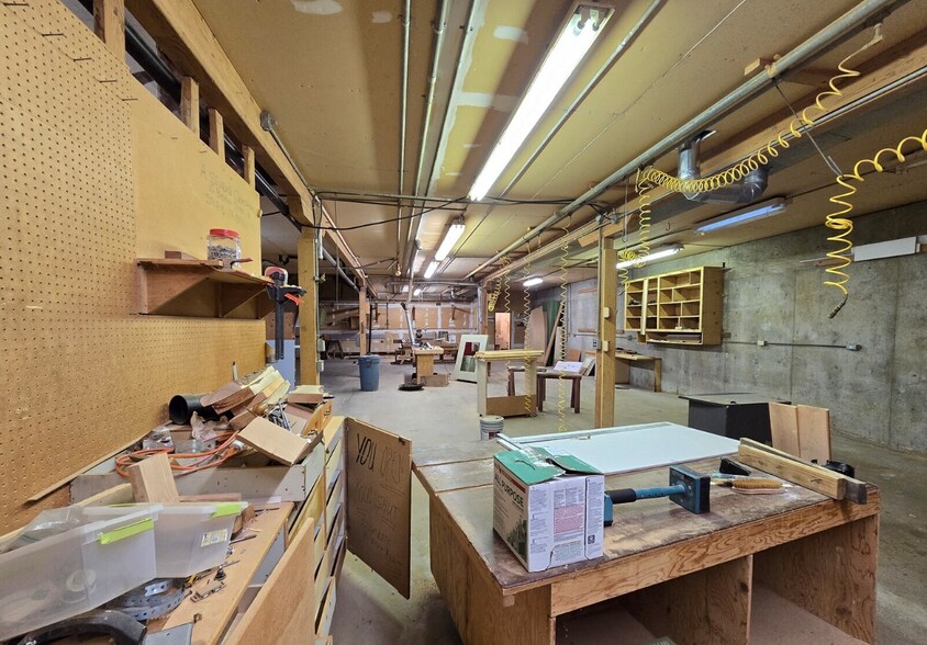 More Photos Of 633 E Pioneer Ave, Montesano Office For Lease