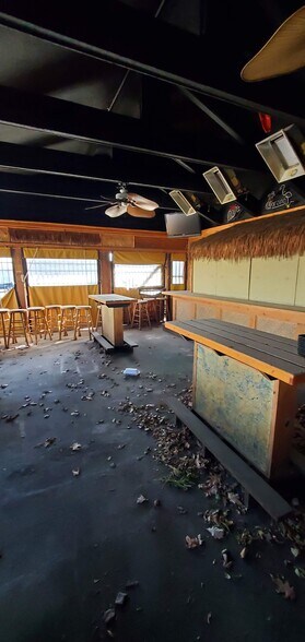 More Photos Of 801 S Main St, Bloomington Bar For Sale