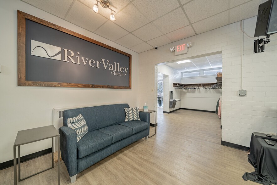 More Photos Of 1331 High Ave, Oshkosh Religious Facility For Sale