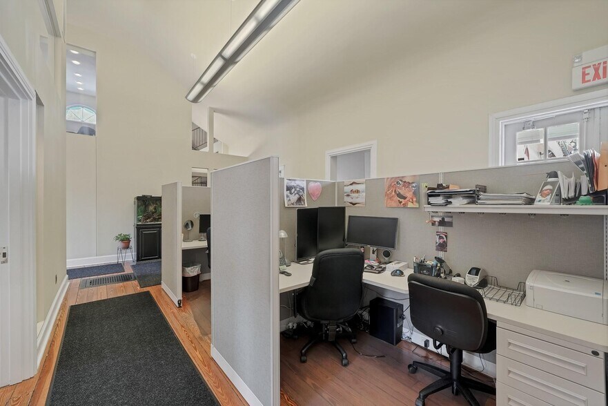 More Photos Of 27 Cleveland St, Valhalla Loft Creative Space For Sale