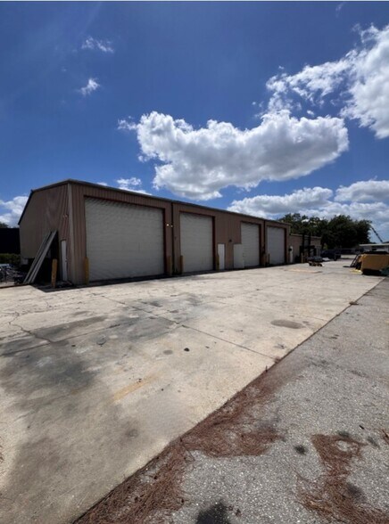 More Photos Of 3927 Exchange Ave, Naples Warehouse For Lease