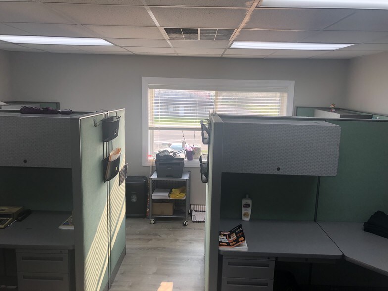 More Photos Of 1234 N Center Rd, Burton Warehouse For Lease