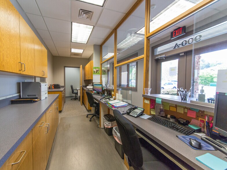 More Photos Of 900A Centrepark Dr, Asheville Medical For Sale