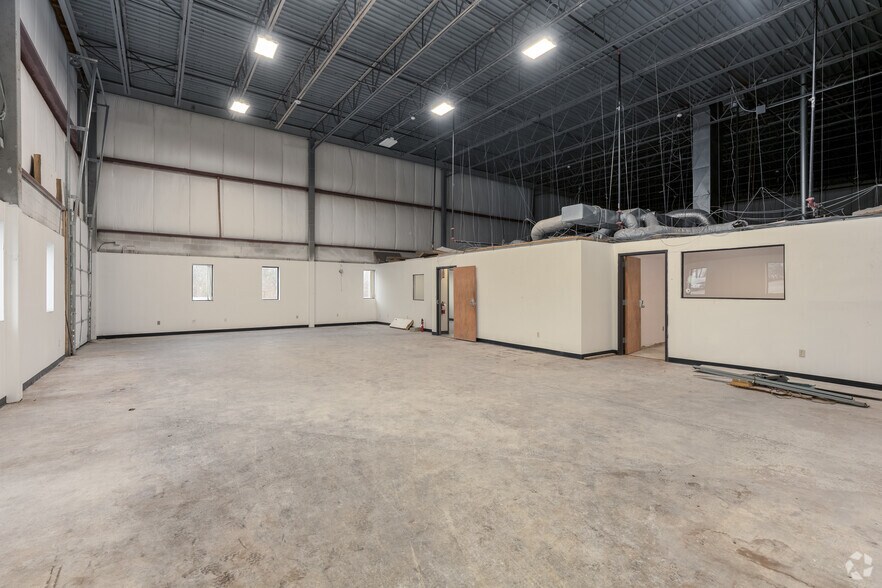 More Photos Of 378 Page St, Stoughton Light Distribution For Sale