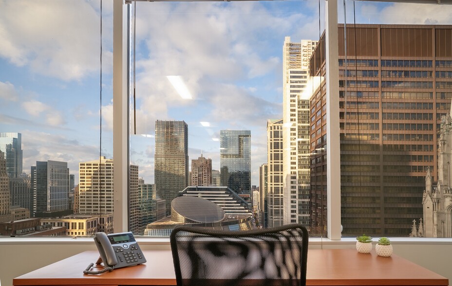 Primary Photo Of 20 N Clark St, Chicago Coworking Space