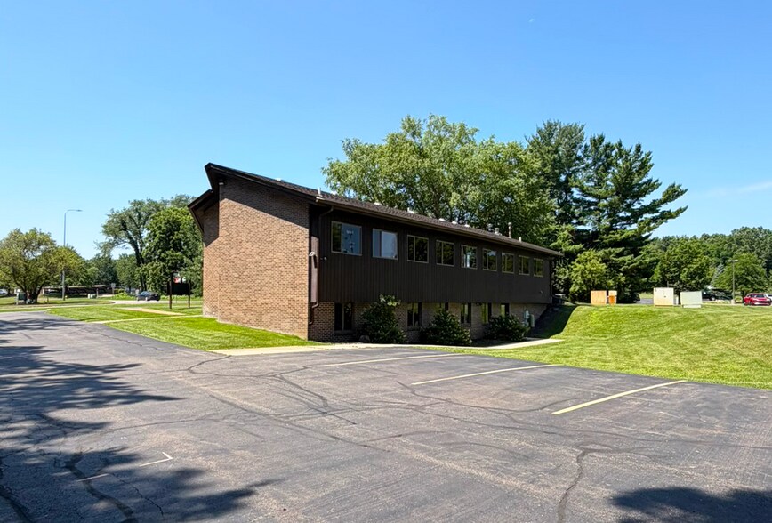 More Photos Of 3 Heritage Oak Ln, Battle Creek Medical For Sale