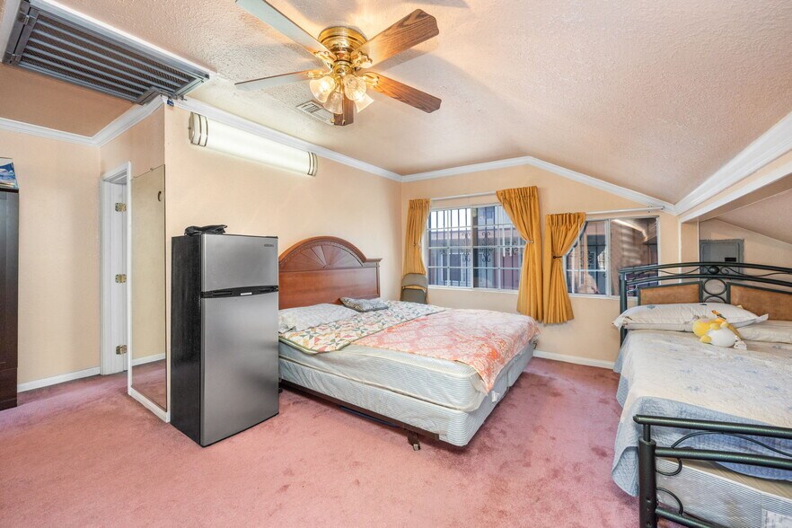 More Photos Of 451 E Vernon Ave, Los Angeles Hotel For Sale
