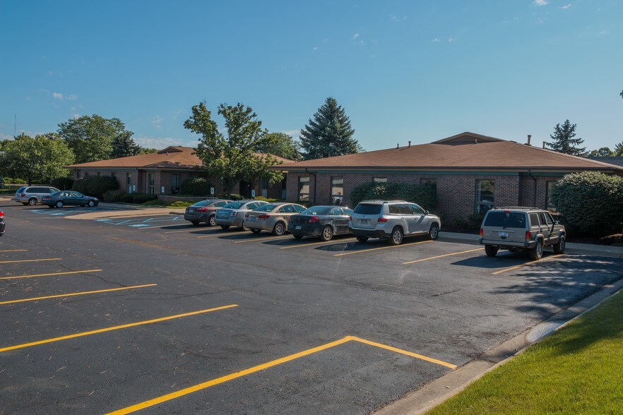More Photos Of 2145 University Park Dr, Okemos Office For Lease