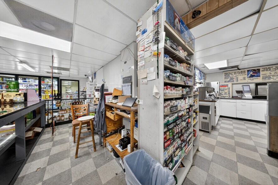 More Photos Of 105 Whiteleysburg Rd, Greensboro Convenience Store For Sale