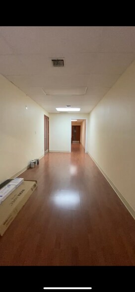 More Photos Of 5431 NW 15th St, Margate Service For Lease
