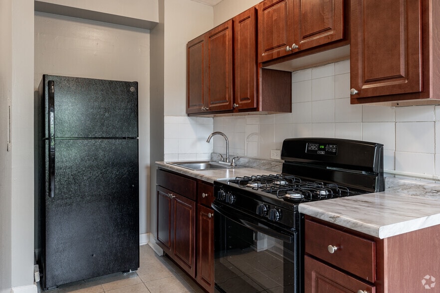 More Photos Of 5240 N Sheridan Rd, Chicago Apartments For Lease