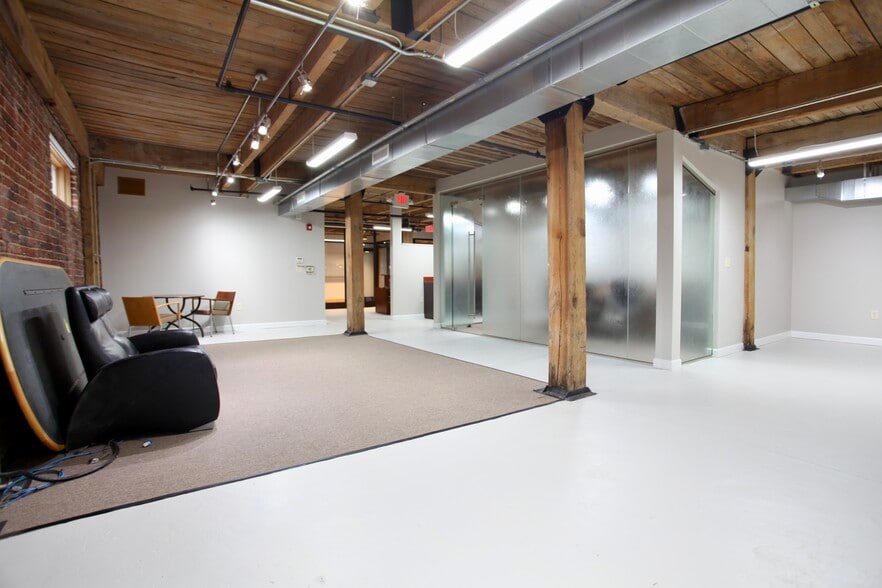 More Photos Of 508 W 5th St, Charlotte Office For Sale