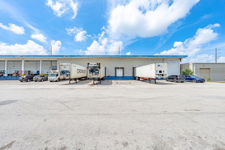 More Photos Of 1930 NW 23rd St, Miami Warehouse For Lease