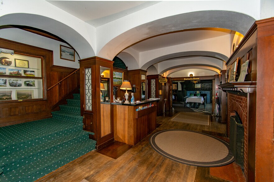 More Photos Of 50 Jacobs Rd, Moultonborough Hotel For Sale