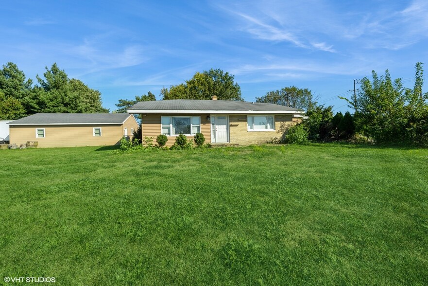 Primary Photo Of 9550 S State Route 31, Algonquin Storefront Retail Office For Sale