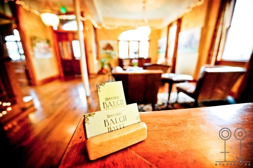 More Photos Of 40 SE Heimrich St, Dufur Hotel For Sale