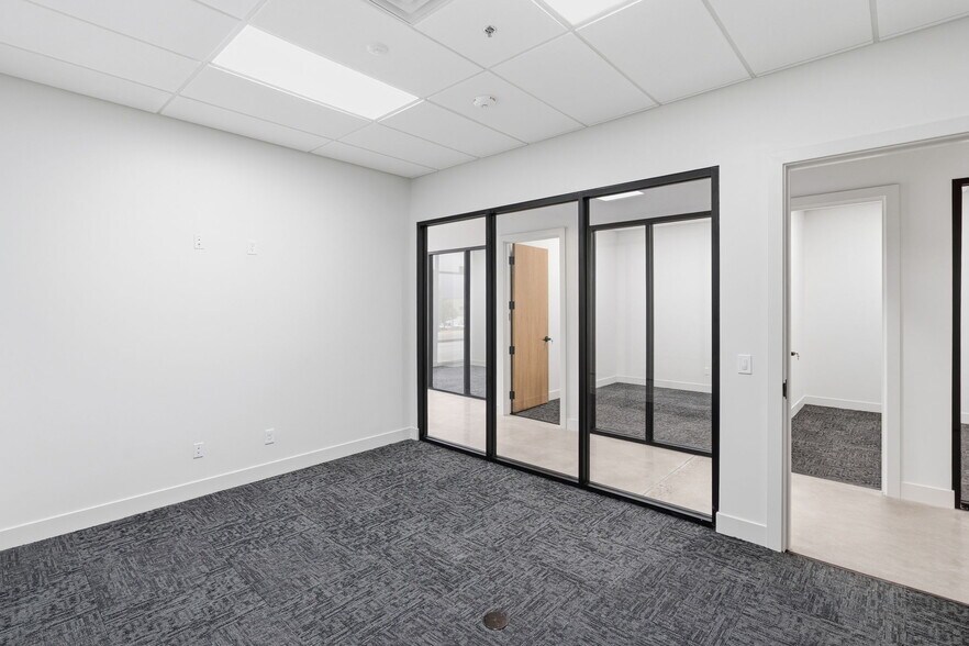 More Photos Of 1360 Horizon Ave, Lafayette Warehouse For Sale