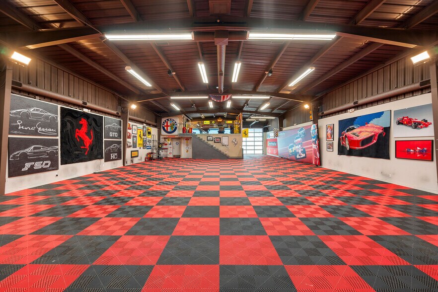 More Photos Of 2134 S Sepulveda Blvd, Los Angeles Showroom For Sale