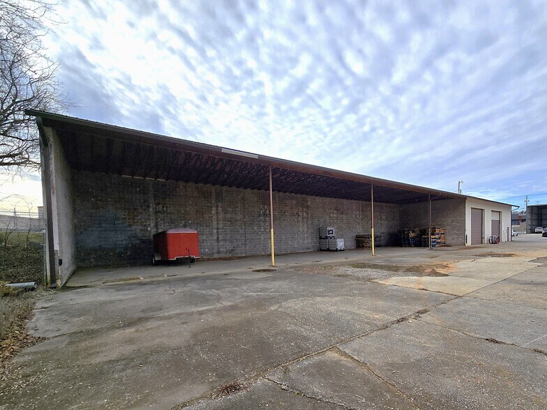More Photos Of 5210 N Middlebrook Pike, Knoxville Warehouse For Sale