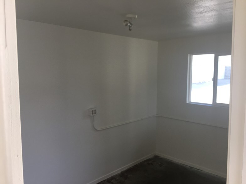 More Photos Of 757 E San Bernardino Rd, Covina Contractor Storage Yard For Lease