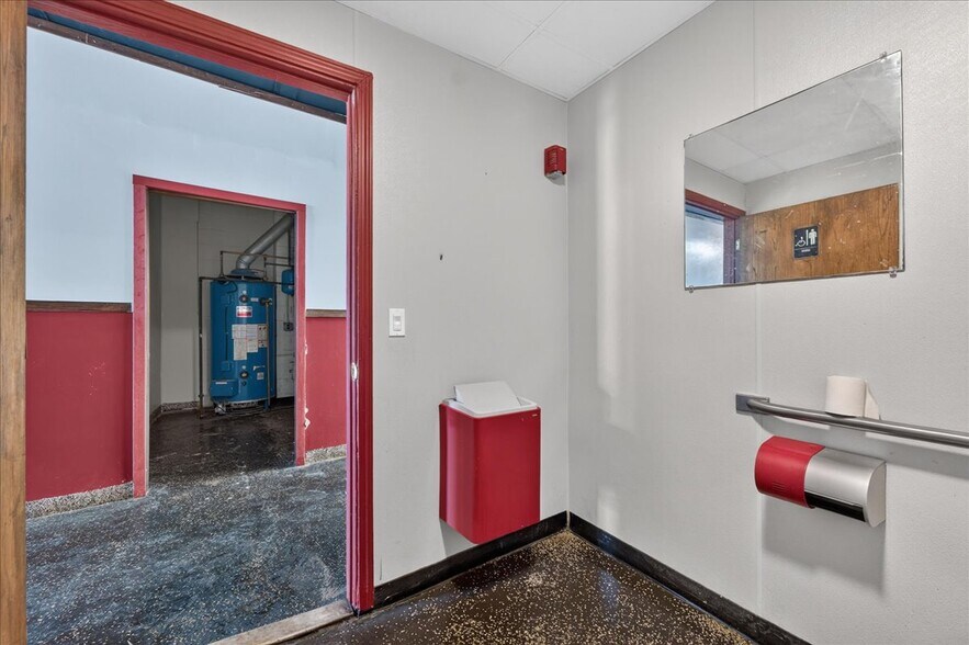 More Photos Of 26734 Michigan Ave, Inkster Freestanding For Sale