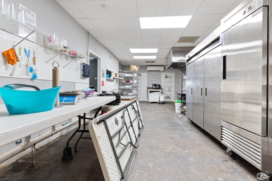 More Photos Of 114 N Church St, Waverly Loft Creative Space For Sale