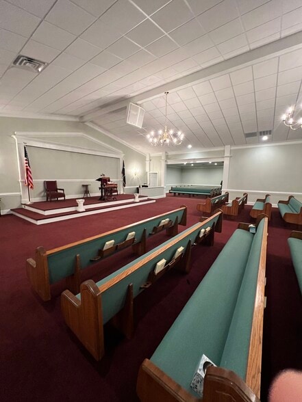 More Photos Of 313 N Main St, Simpsonville Freestanding For Sale