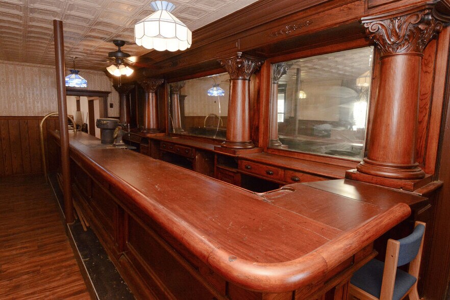 More Photos Of 101 S Main St, Richlandtown Restaurant For Sale