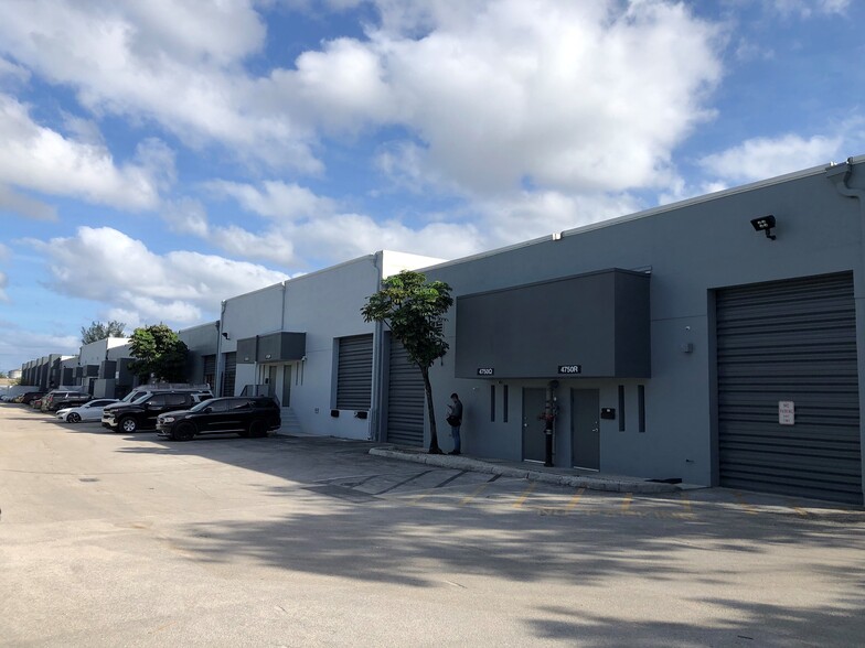 Primary Photo Of 4700-4750 Oakes Rd, Davie Warehouse For Lease