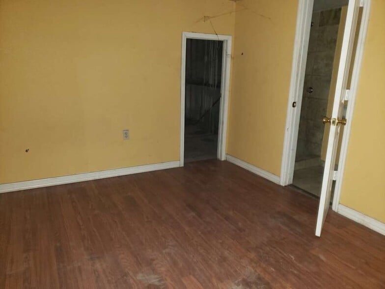 More Photos Of 4319 Tidwell Rd, Houston Auto Repair For Sale