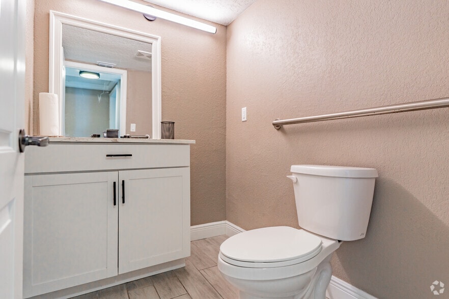 More Photos Of 1471 S Missouri Ave, Clearwater Office For Sale