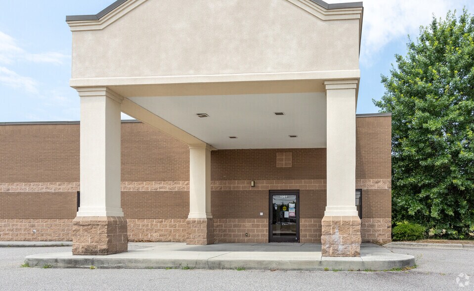 More Photos Of 1061 Aberdeen Rd, Laurinburg Medical For Sale