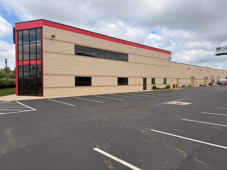 More Photos Of 7522-7528 E Pendleton Pike, Indianapolis Light Distribution For Sale