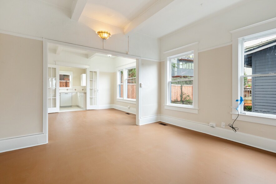 More Photos Of 1425 Palm Ave SW, Seattle Multifamily For Sale