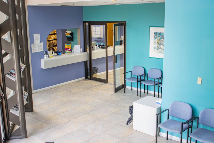 More Photos Of 10 Pasadena Ave N, Saint Petersburg Medical For Sale