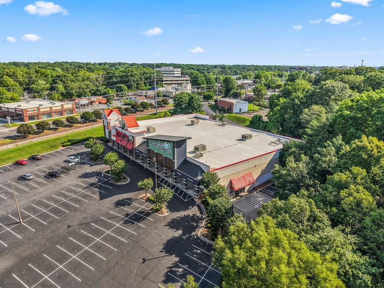 More Photos Of 551-563 S Stratford Rd, Winston-Salem Freestanding For Lease