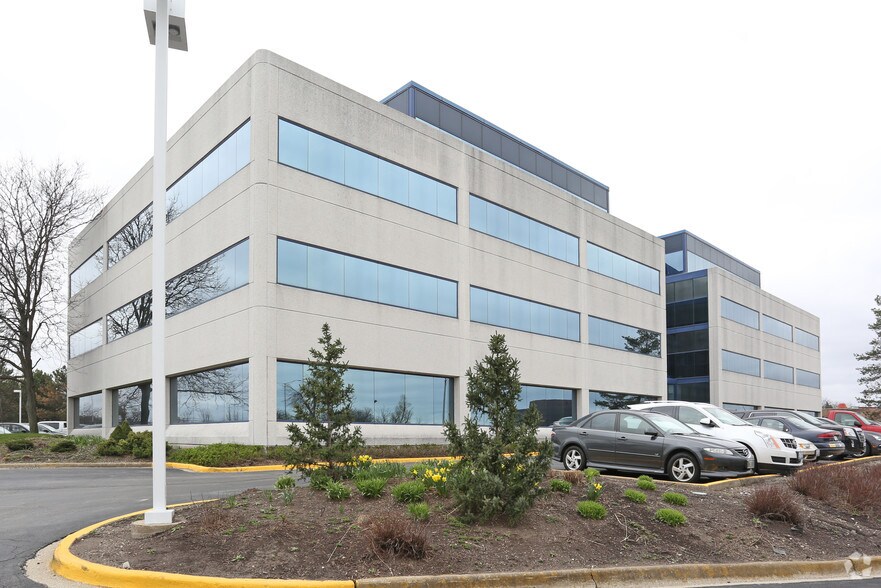 More Photos Of 1 E Oak Hill Dr, Westmont Office For Lease